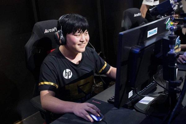 速度型前锋 速度型前锋